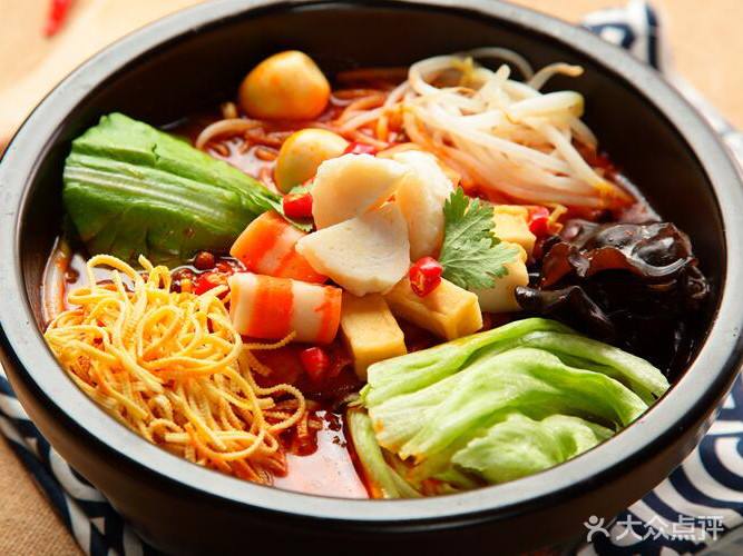 餐飲品牌定位：過(guò)橋米線如何品牌定位才能賺錢