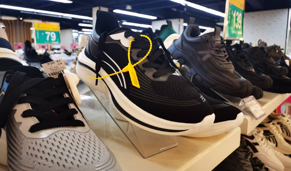 美御品牌策劃小編深入探討運(yùn)動鞋品牌打造的全過程